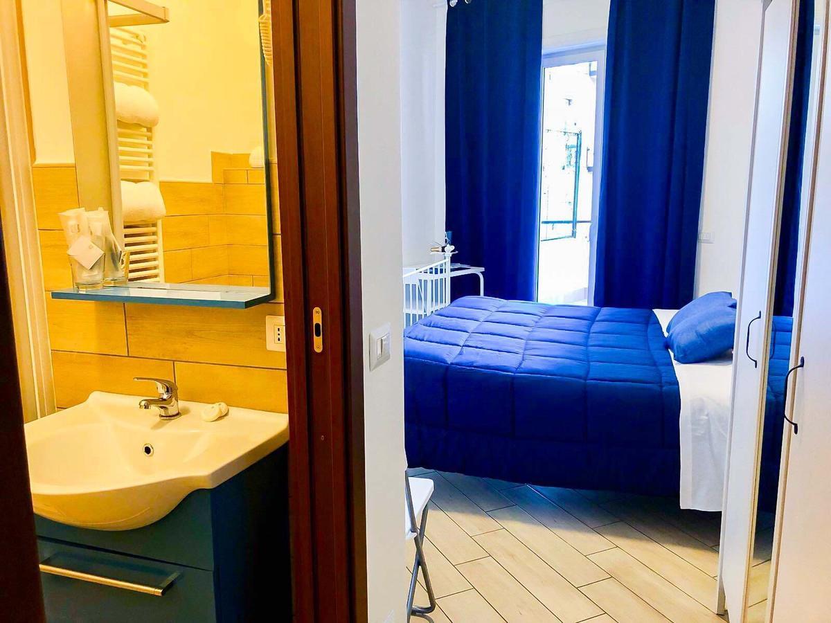 Holiday Garibaldi Napoli Bed & Breakfast Bagian luar foto